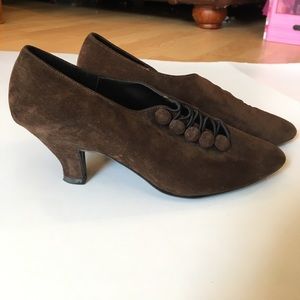 American Eagle brown suede size 6 1/2 small heel Mary Poppins style